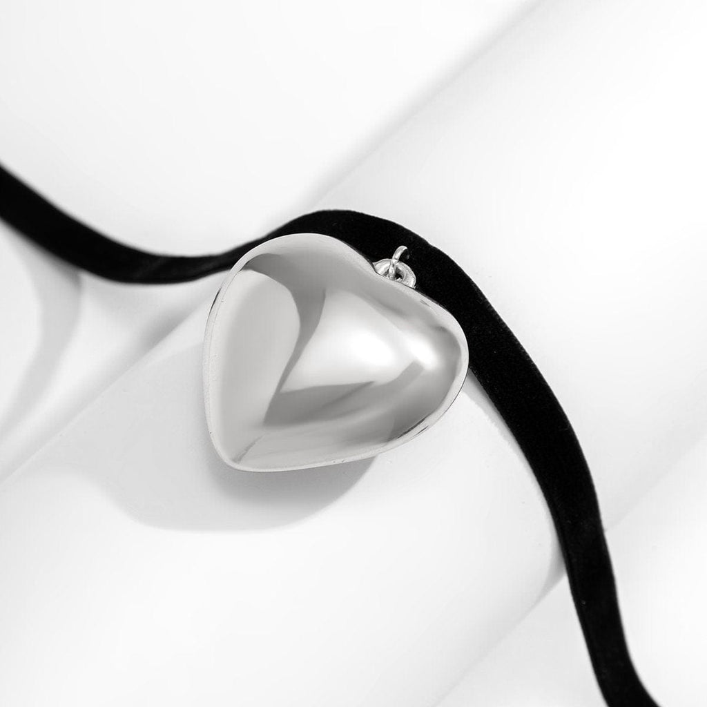 Trendy Heart Pendant Velvet Collar Choker Necklace