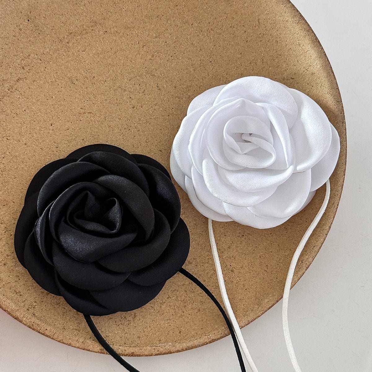 Trendy Satin Texture Flower Velvet Cord String Necklace